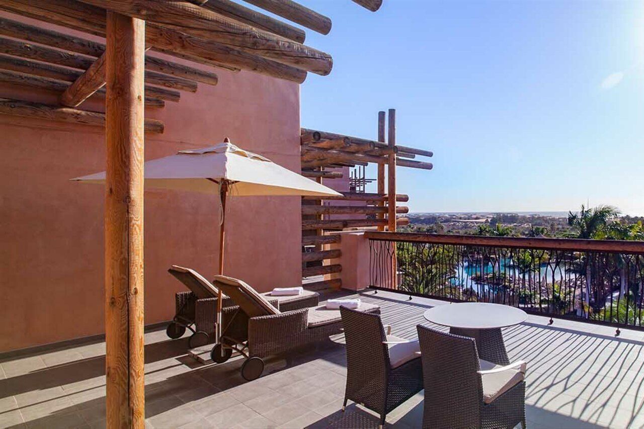 Lopesan Baobab Resort Meloneras Esterno foto Rooftop patio at the Hotel Indigo Scottsdale